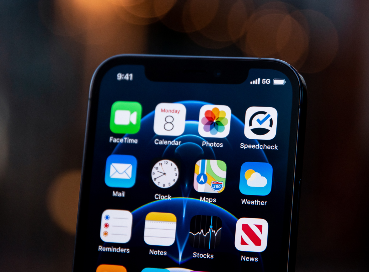 大庆苹果手机维修分享为什么 iPhone 12 在冬季会自动关机 